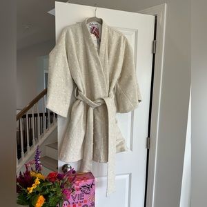 La Vie Style House Wrap- NWT